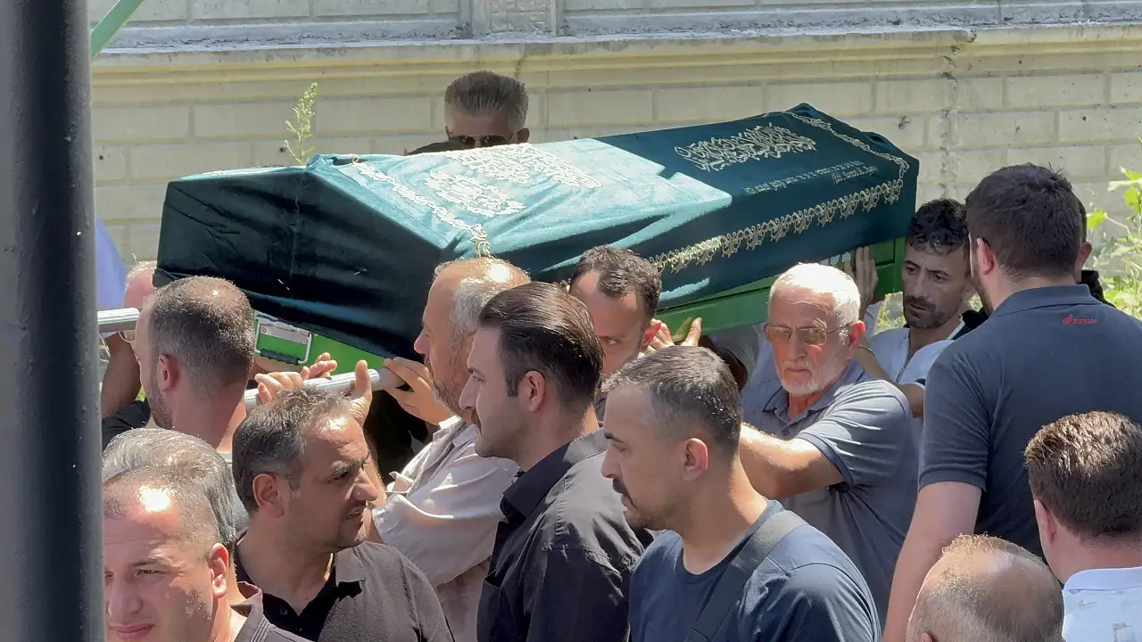Denizde yardım çabası faciayla bitti: 2 kişi hayatını kaybetti