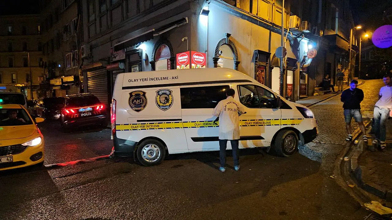 Fatih'te esnaf kavgası silahlı çatışmaya dönüştü: 1 ölü, 1 yaralı!