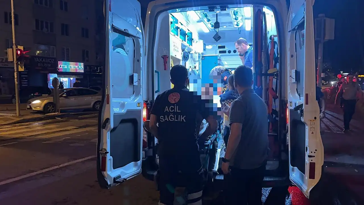 Tramvayda korku dolu anlar! Tabancayla vuruldu, yolcular ihbar etti