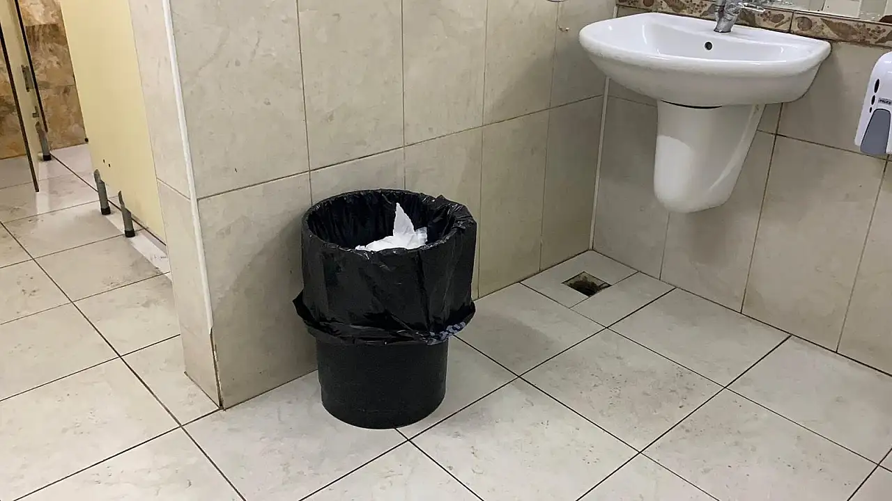 Hastane tuvaletinde kan dolduran olay!