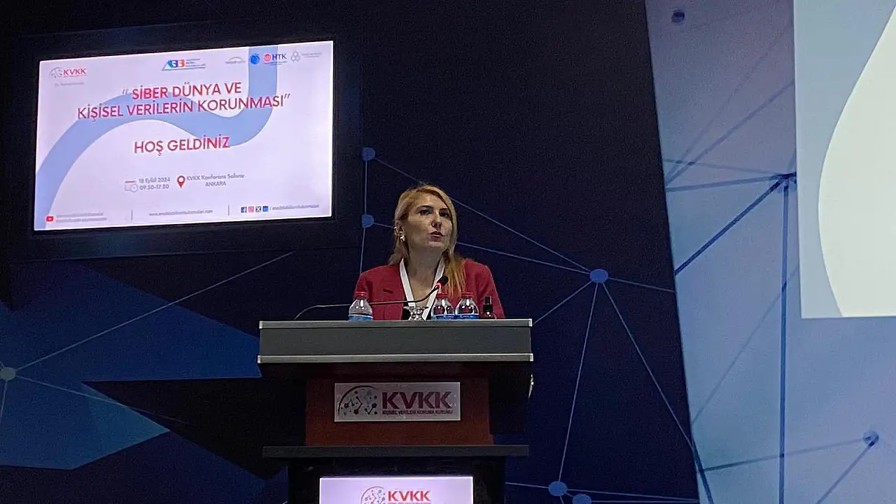 Ayça Aktolga Öztürk kimdir? Ayça Aktolga Öztürk eşi kimdir? Ayça Aktolga sevgilisi kimdir? Ayça Aktolga Öztürk avukat mı?