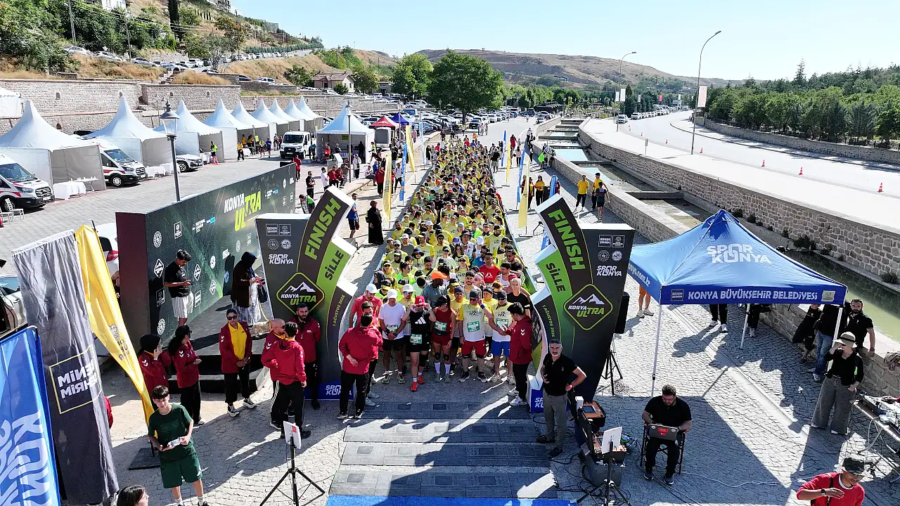 Konya'da ilk kez gerçekleşti! 1.300 sporcu aynı heyecanı yaşadı