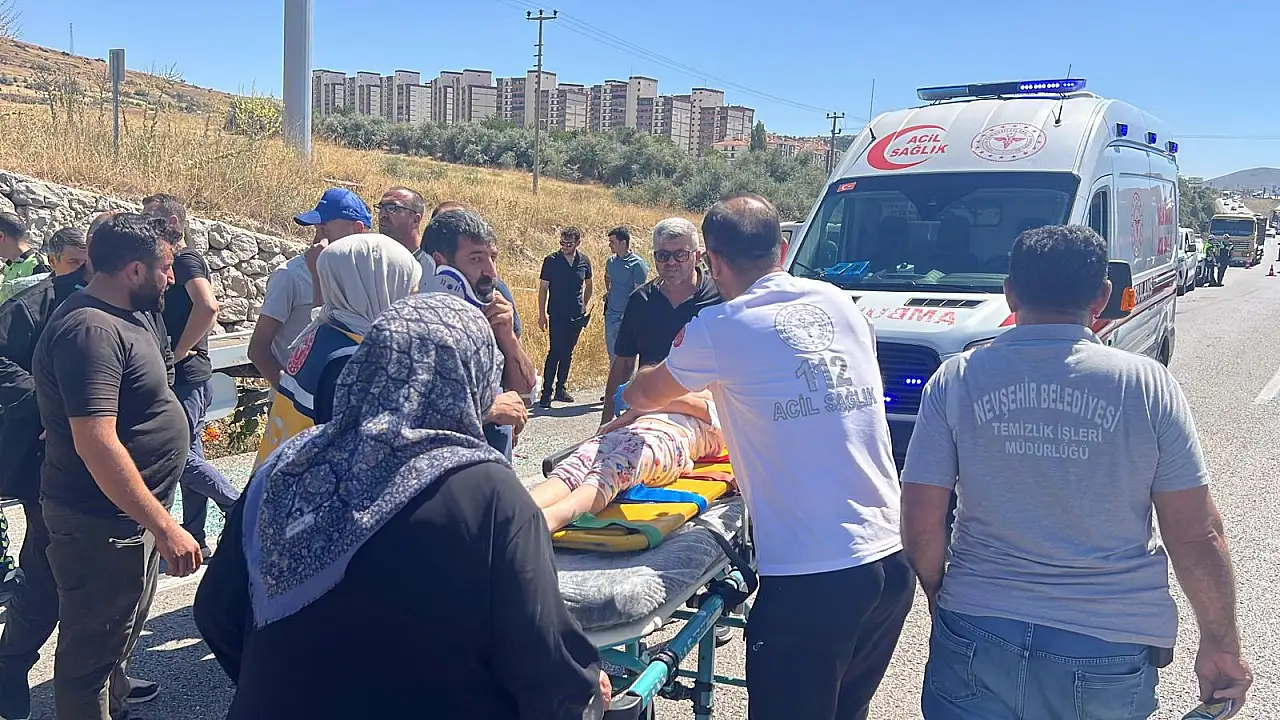 Feci kaza! Traktör ile çekici çarpıştı, 4'ü çocuk 6 yaralı