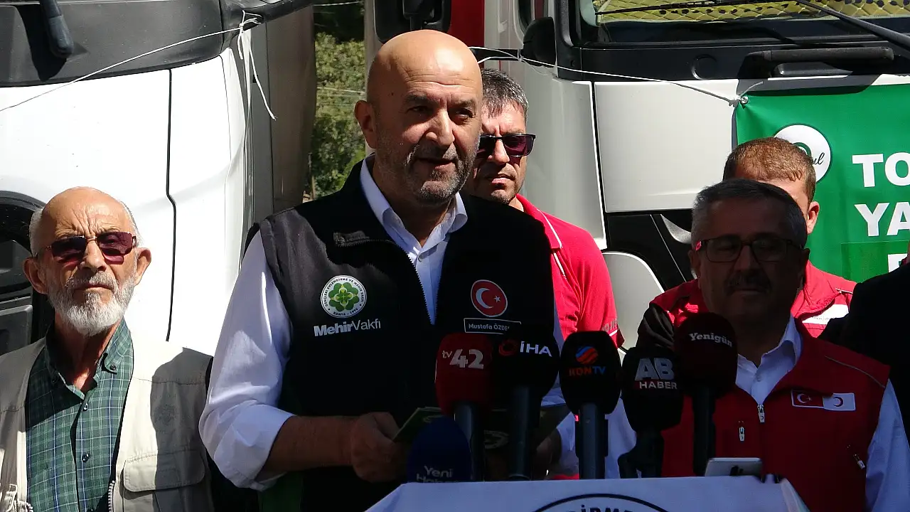 Konya'dan sınır ötesine umut taşıyan tırlar uğurlandı