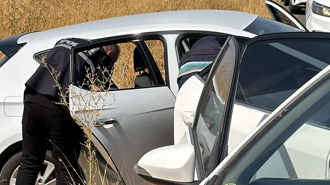Eski eşini vurup kaçtı, polis aracına çarpınca hayatına son verdi