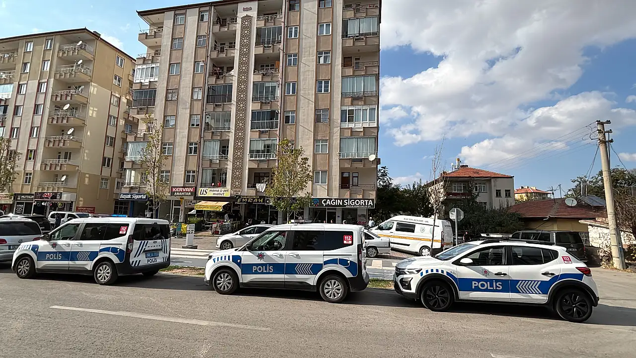 Aksaray'da korku dolu anlar! 5'inci katın balkonundan düştü