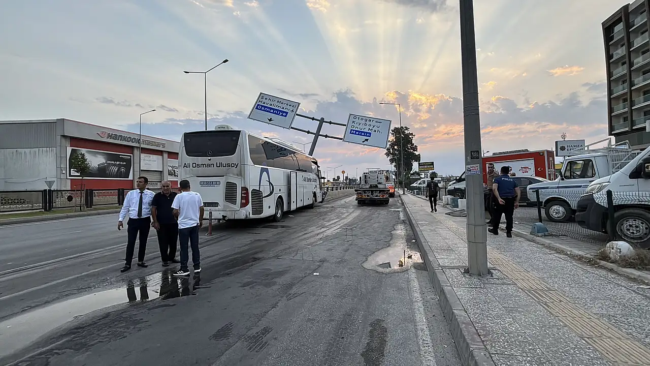 Yolcu otobüsü alt geçit duvarına çarptı: 11 yaralı