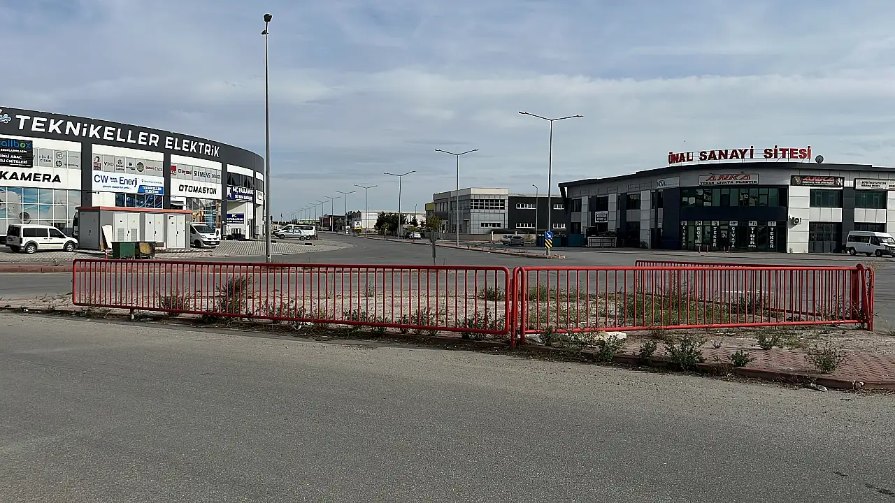 Konya'da feci kaza! Çarpışmanın şiddetiyle araçlar savruldu