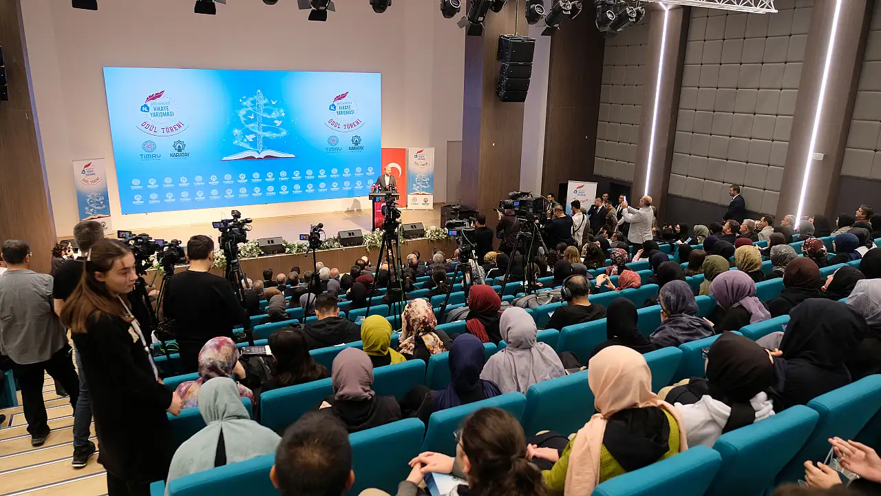 Bilal Erdoğan Konya'da gençlere seslendi: 'Sizler keşfedeceksiniz'