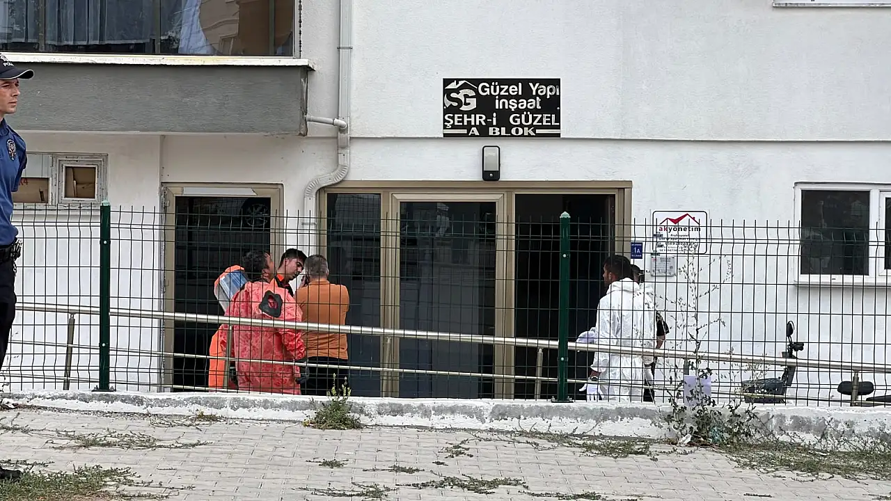 Karaman'da dehşete düşüren ölüm! Eve giren ekipler notu görünce apartmanı tahliye etti