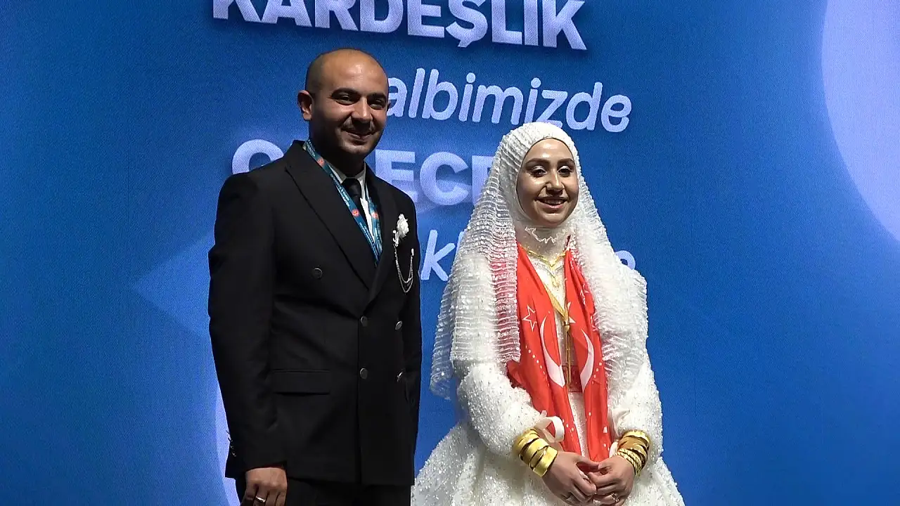 Konya'da düğün ve kongre aynı güne denk geldi: Gelin ve damattan şaşırtan hareket!