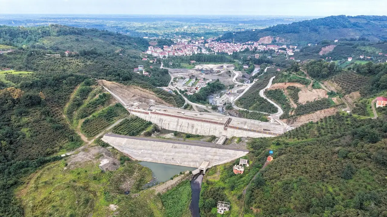 Şantiyede feci kaza! 22 yaşındaki işçi kolunu makineye kaptırdı