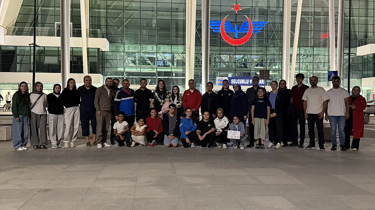 Konya'da Avrupa ikincisi Sinem Oruç'a coşkulu karşılama