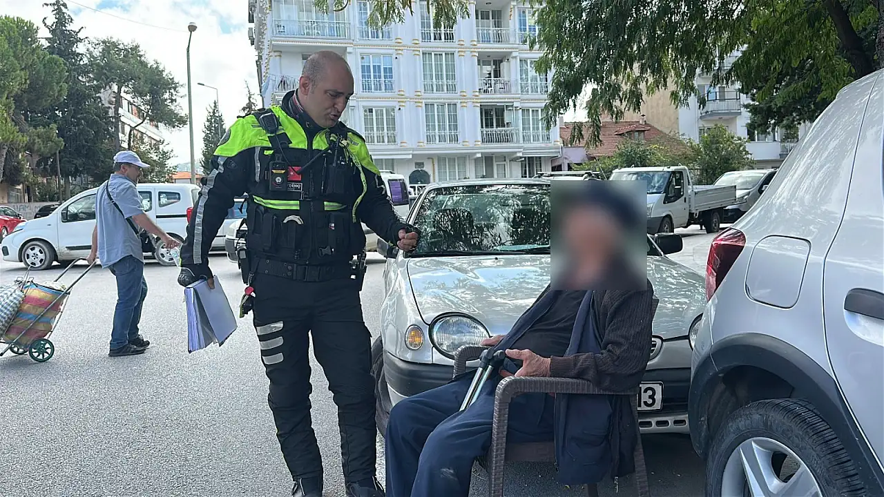 85 yaşındaki babasının direksiyona geçtiğini görünce ihbar etti: Polis ekipleri seferber oldu
