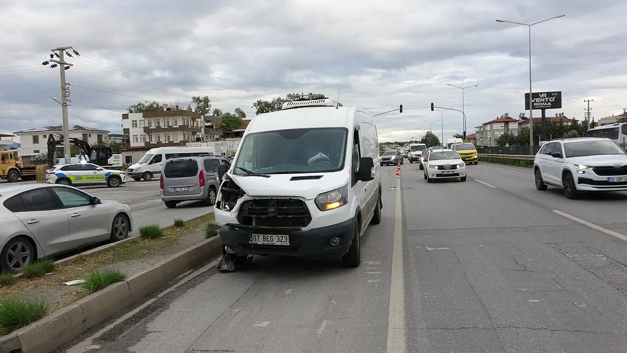 Yürekleri ağza getiren kaza! Otomobil takla attı