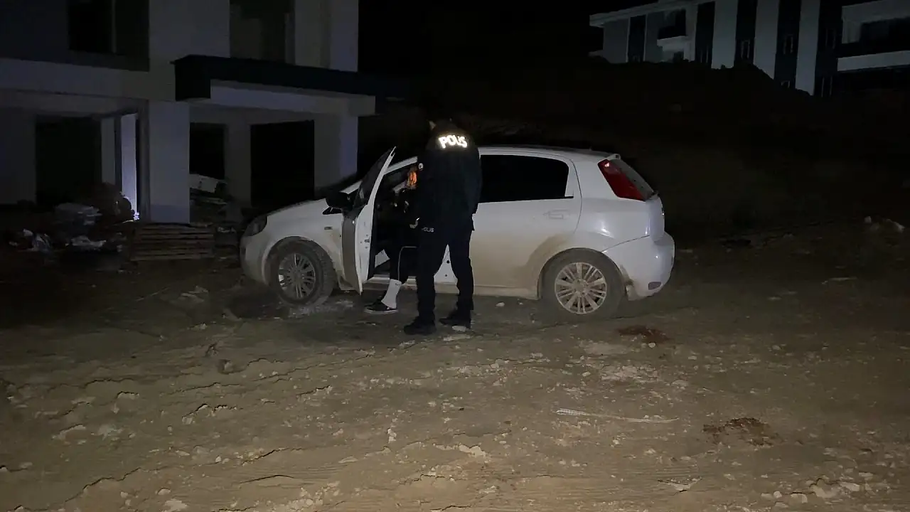 Polisler peşine düştü! 'Bu arabayı cinler mi sürüyor?'