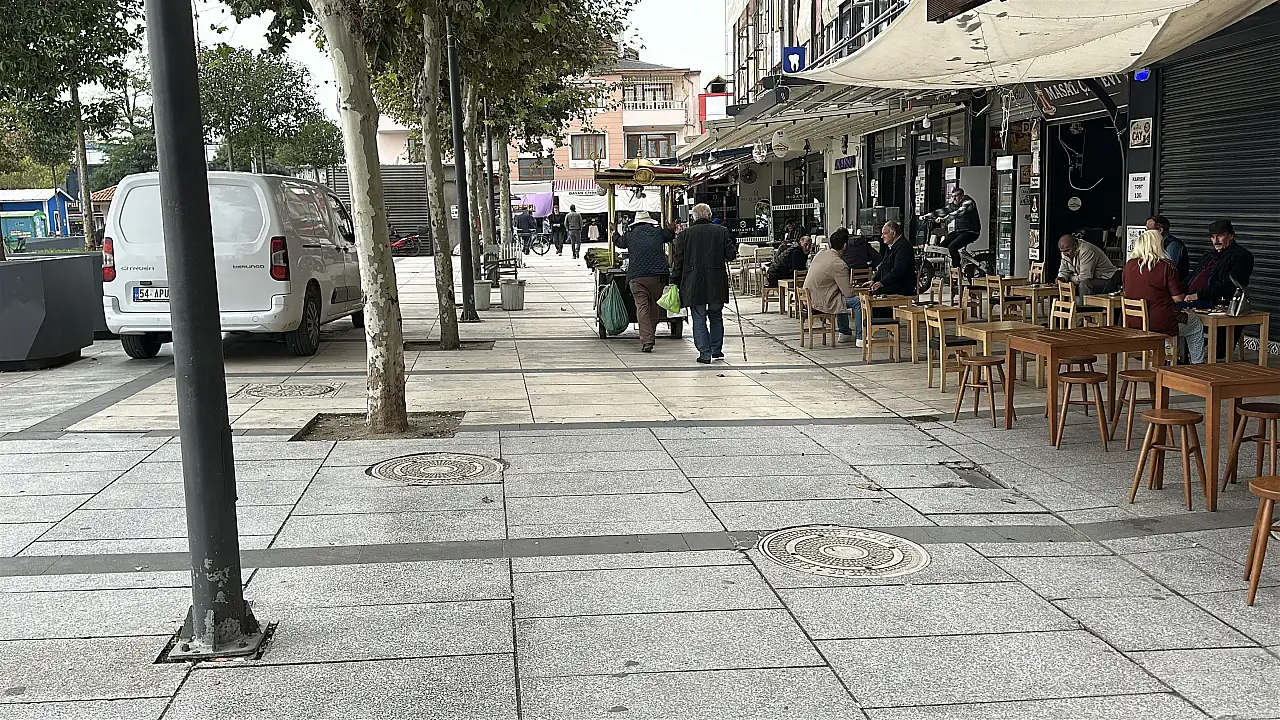 Dehşet anları kamerada! 17 yaşındaki kıza saldırdı, vatandaşlar yakaladı