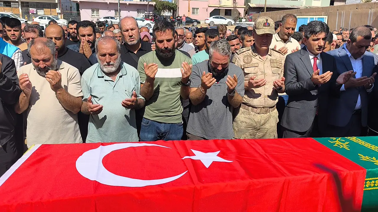 Gemi faciasında hayatını kaybeden Mahmut Demir'e kardeşinden yürek yakan veda