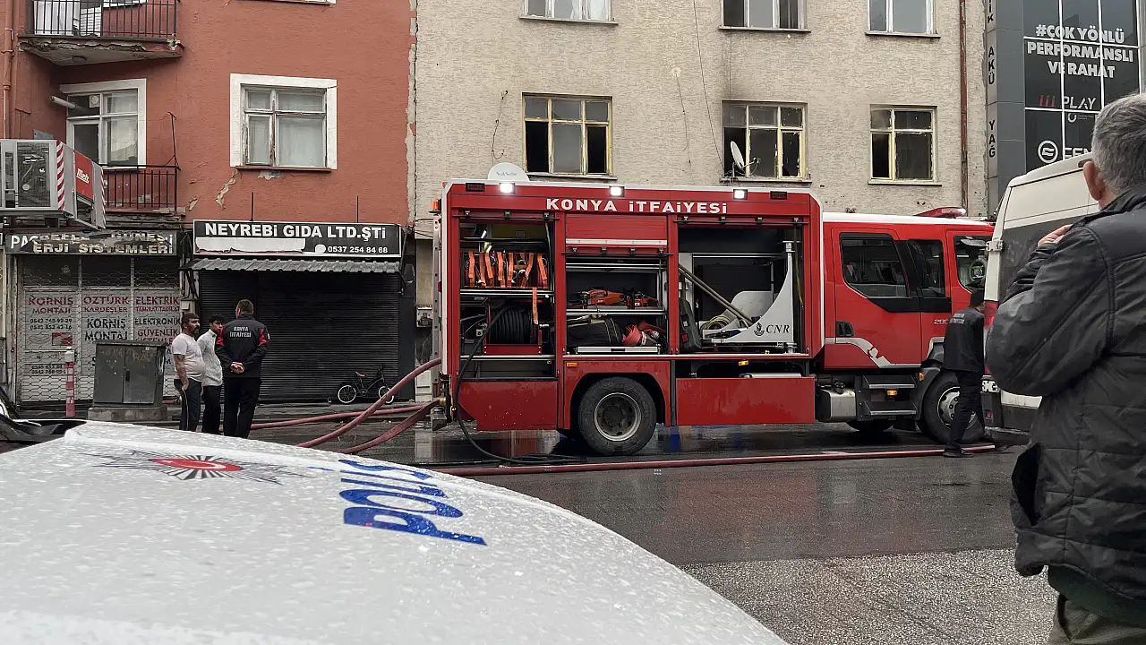 Konya'da korkutan yangın: 3 katlı binada yangın çıktı