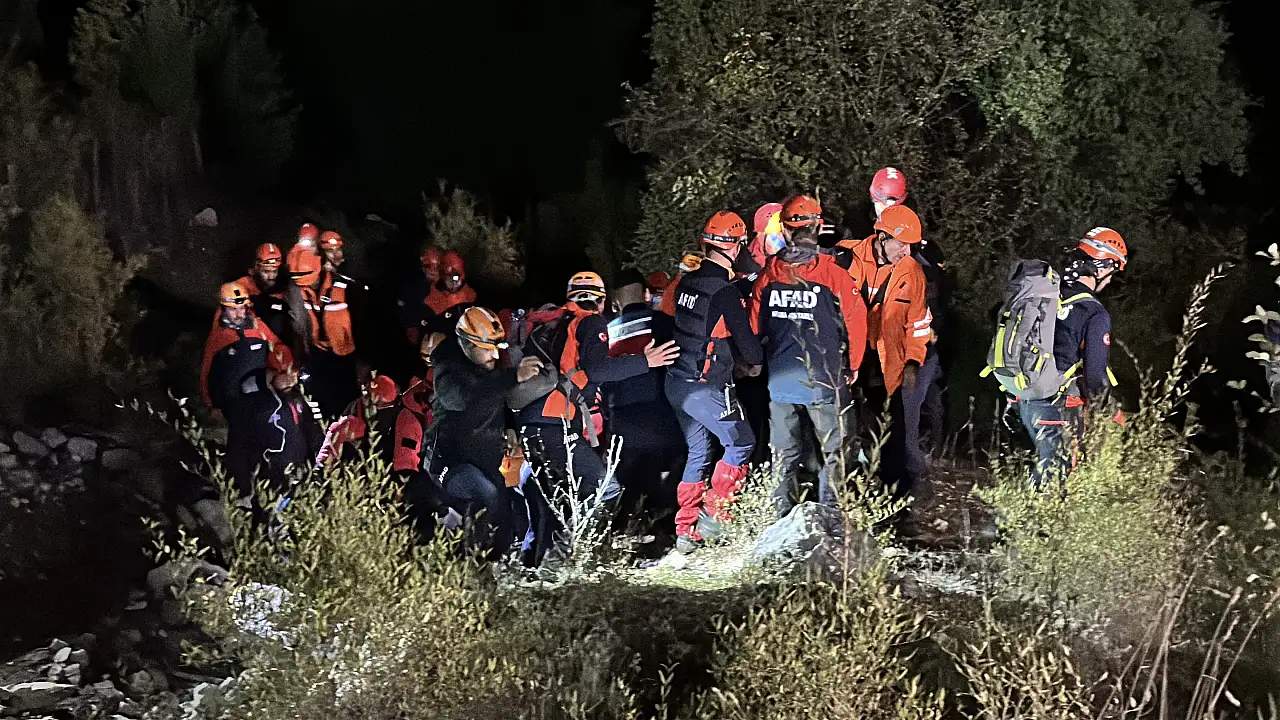 Konya'dan da ekipler sevk edildi! Kanyonda 1 ölü, 10 kayıp
