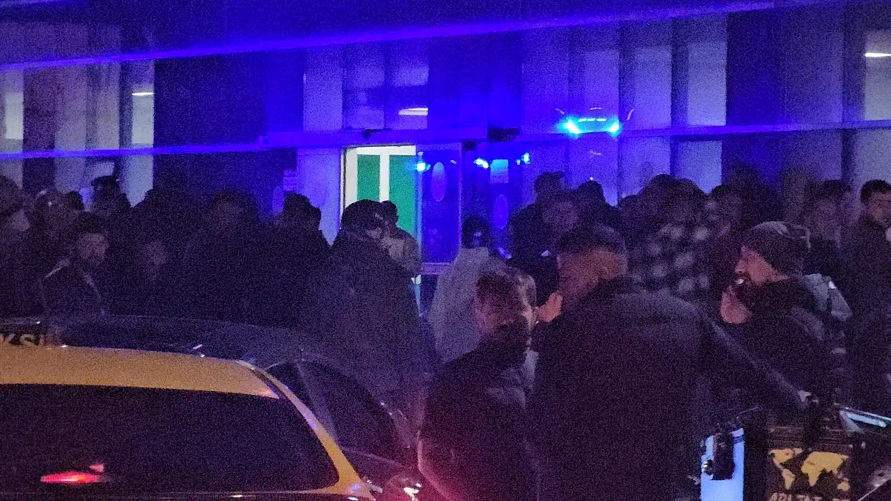 Tedbir kararına rağmen dehşet saçtı: Boşanma aşamasındaki eşini ve bir genci vurdu