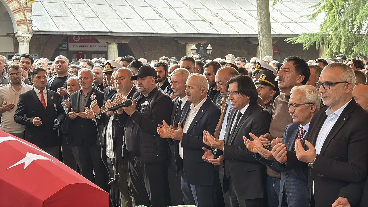 Görev başında hayatını kaybeden Uzman Çavuş Oğuzcan Alma son yolculuğuna uğurlandı