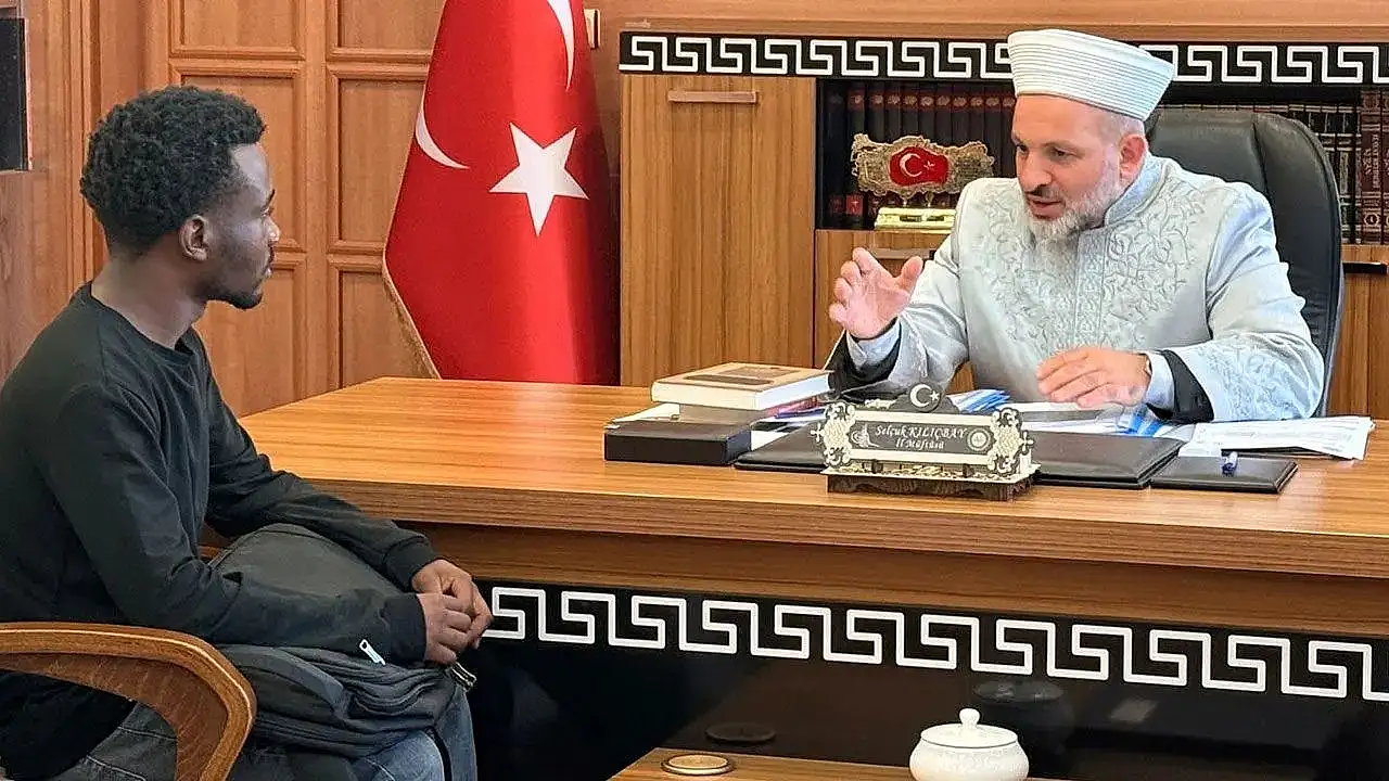 Kongolu üniversite öğrencisi Müslüman oldu