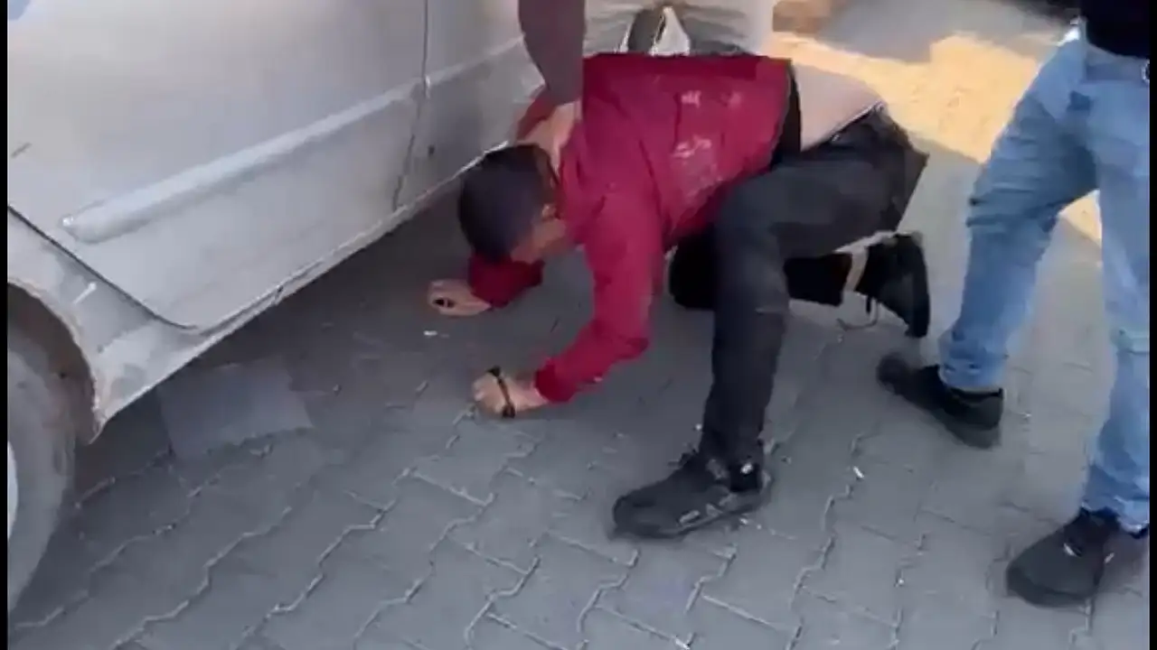 Önce bıçakla yaraladı, ardından silahlı saldırıya uğradı