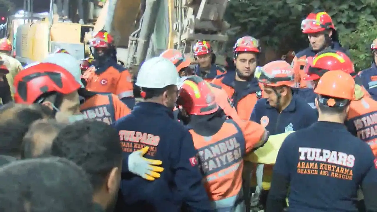 Maltepe'deki enkazda 1 kişinin cansız bedenine ulaşıldı