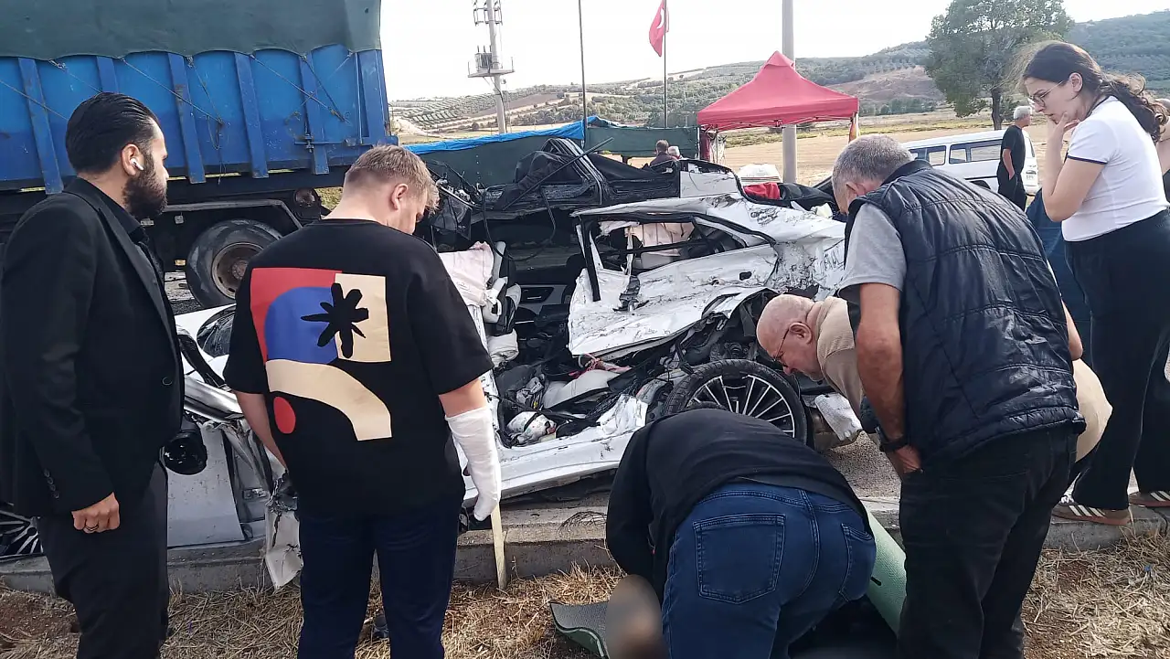 Katliam gibi kazada 3 kişilik aile yok oldu