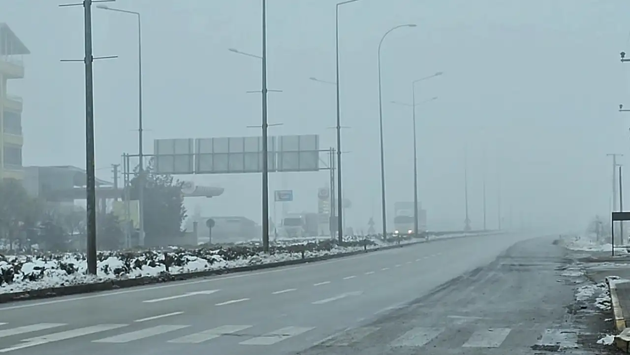 Konya'da görüş mesafesi 30 metreye kadar düştü