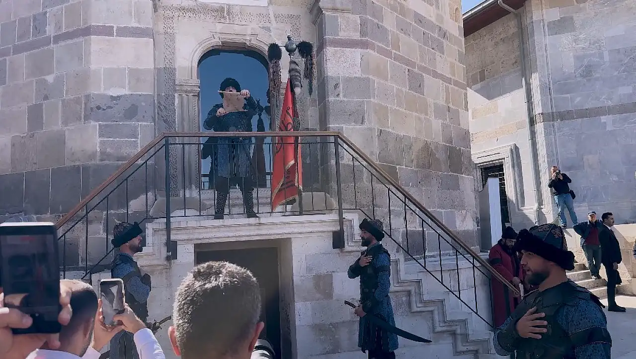 Konya'da 800 yıllık tarihe saygı nöbeti! Numan Kurtulmuş da izledi
