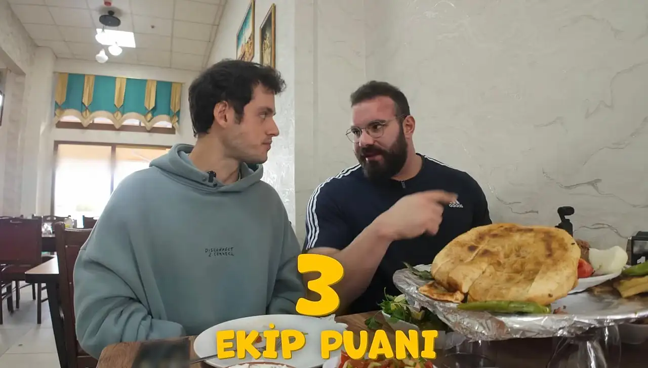 ÜNLÜ YOUTUBER KONYA'DA 1.9 PUANLI RESTORANA GİTTİ: FİYATLARI DUYAN ŞOKE OLDU!