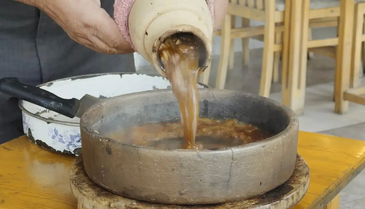 ÜNLÜ YOUTUBER KONYA'DA 1.9 PUANLI RESTORANA GİTTİ: FİYATLARI DUYAN ŞOKE OLDU!