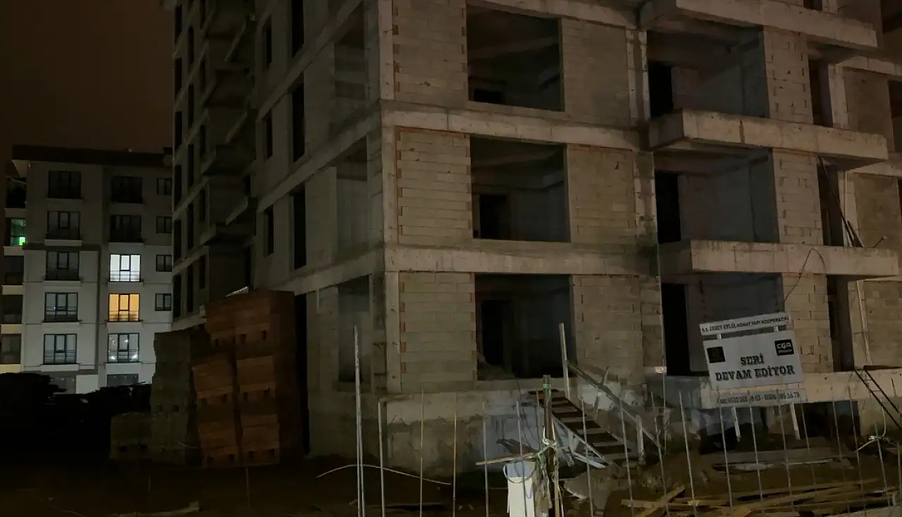 Kayıp lise öğrencisinden acı haber! boş binanın önünde cansız bedeni bulundu
