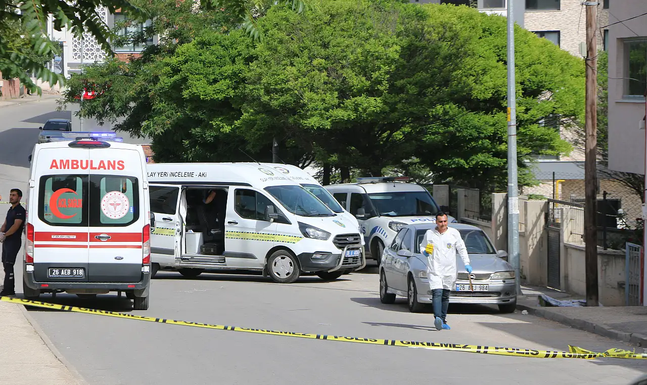 Eskişehir'de silahla vurulan kadın ve oğlu hayatını kaybetti