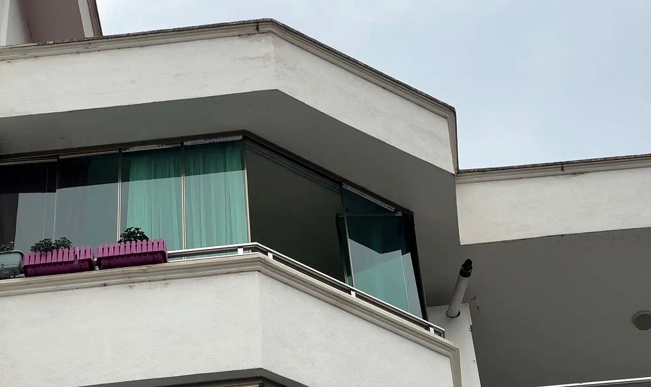 4 kat yükseklikten zemine çakıldı! Polis inceleme başlattı
