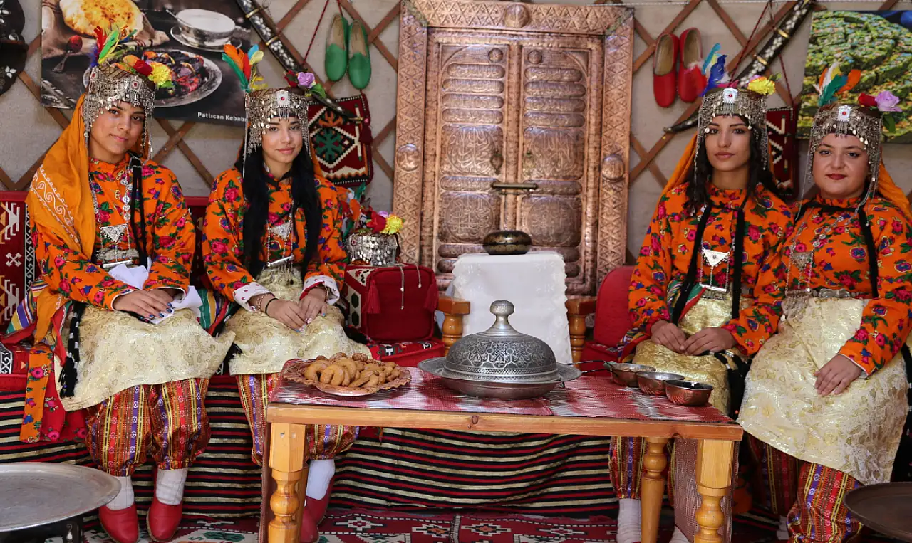 Konya'dan giden kadınlar o ili renklendirdi!