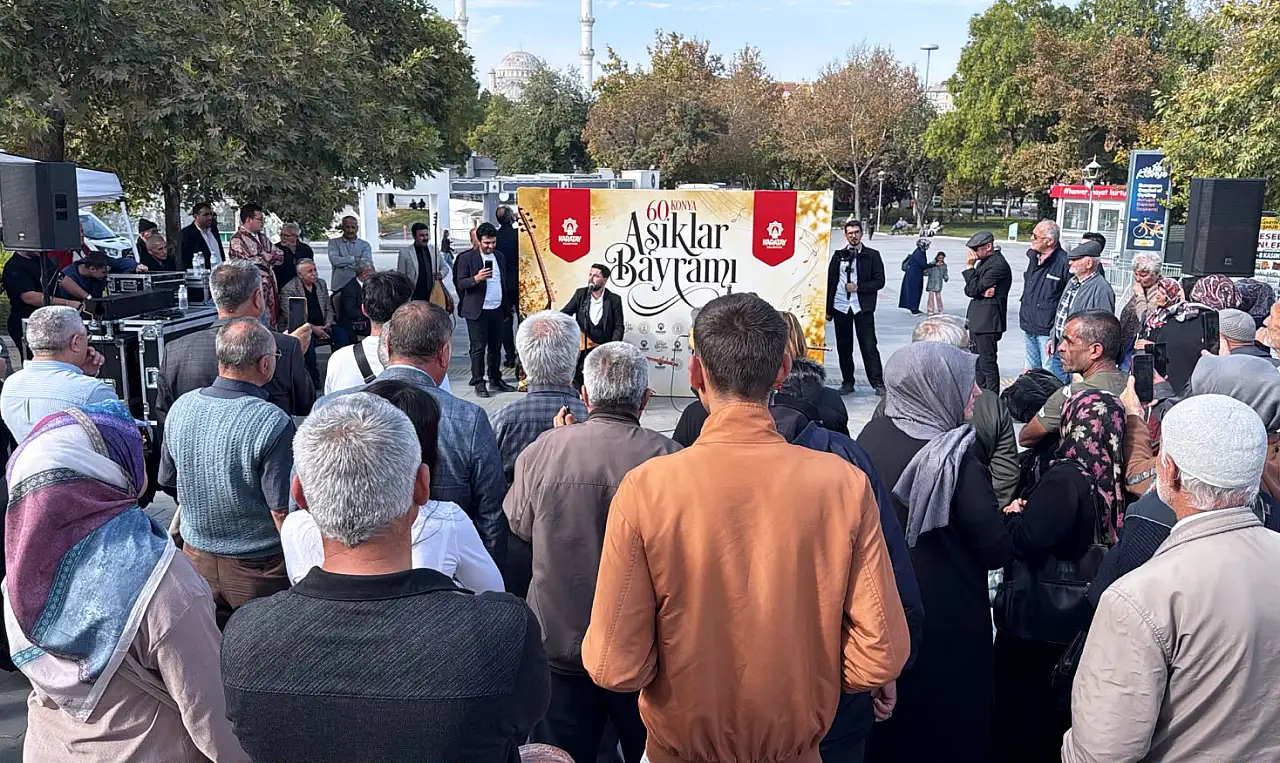Konya'da 60 yıllık gelenek Mevlana Meydanı'nda başladı