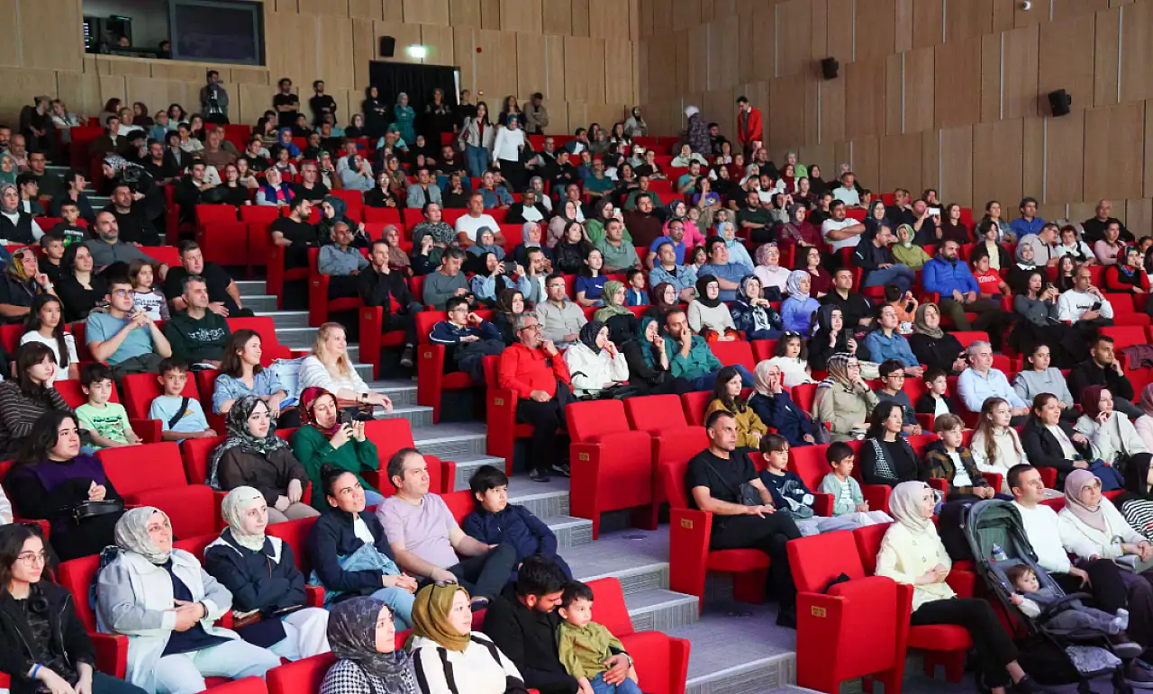 Selçuklu'da çocuk korosundan Anadolu rock konseri