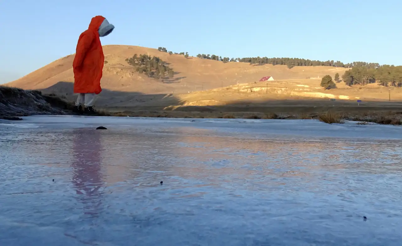 Gece sıcaklıkları eksi 5 dereceye düştü, kırağı etkili oldu!