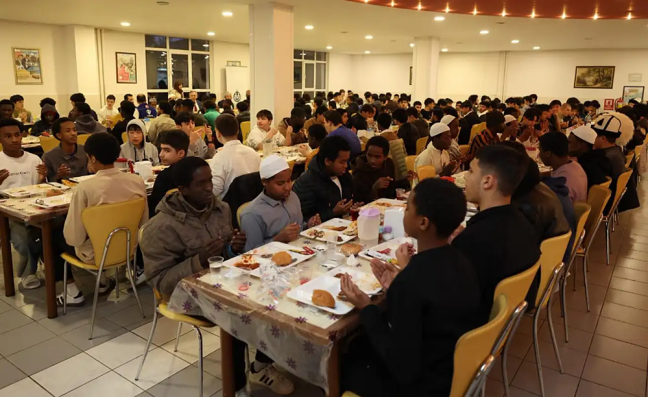 Vali İbrahim Akın, uluslararası öğrencilerle iftarda buluştu