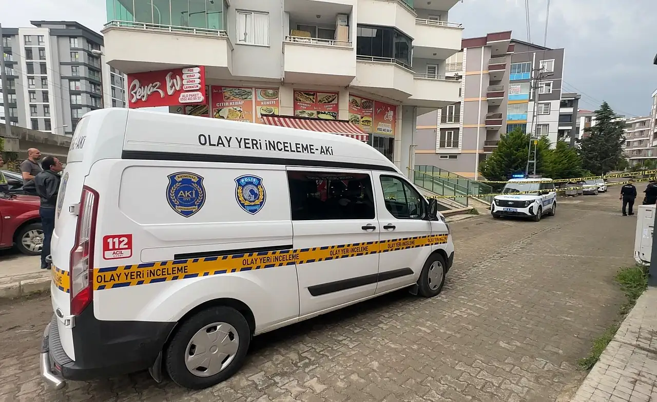 4 kat yükseklikten zemine çakıldı! Polis inceleme başlattı