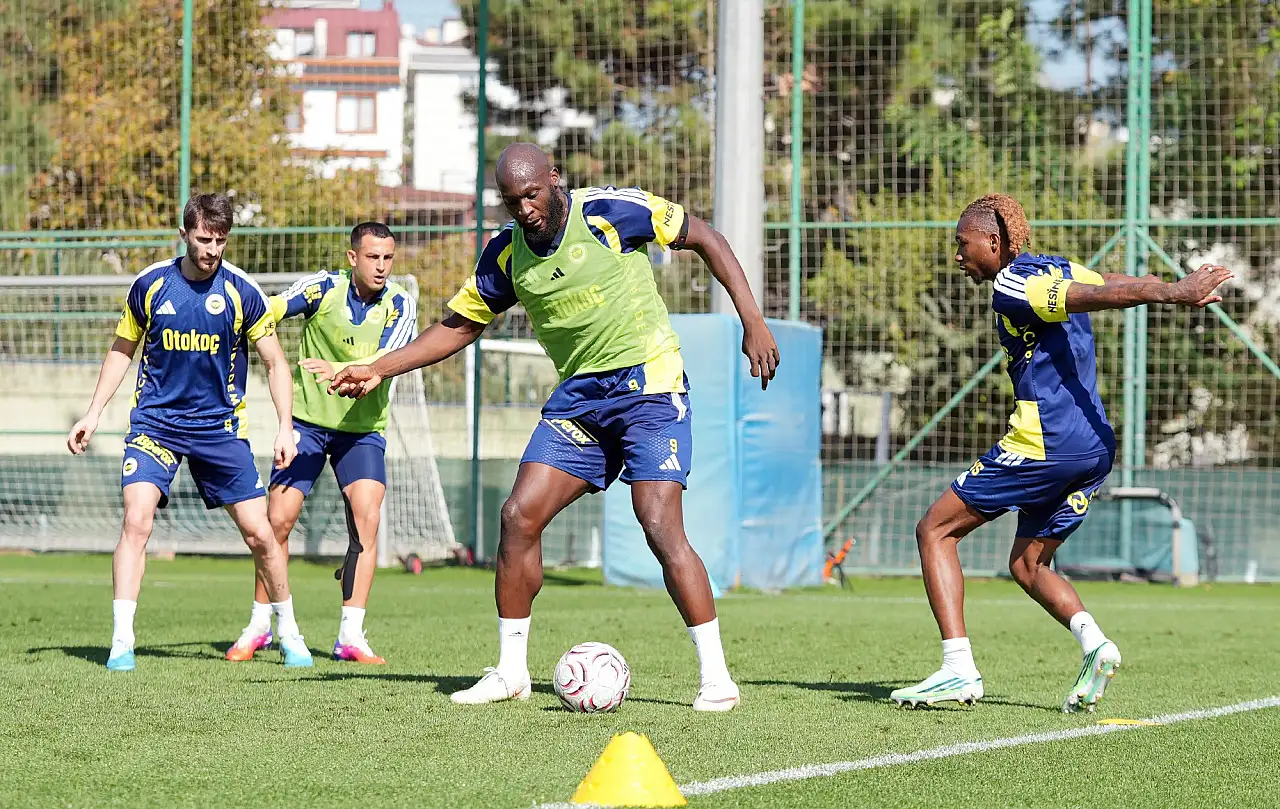 Fenerbahçe'den Galatasaray derbisi için ilk adım!