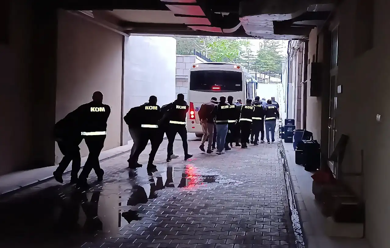 Denetimli serbestlikte rüşvet skandalı: Müdür dahil 9 tutuklama