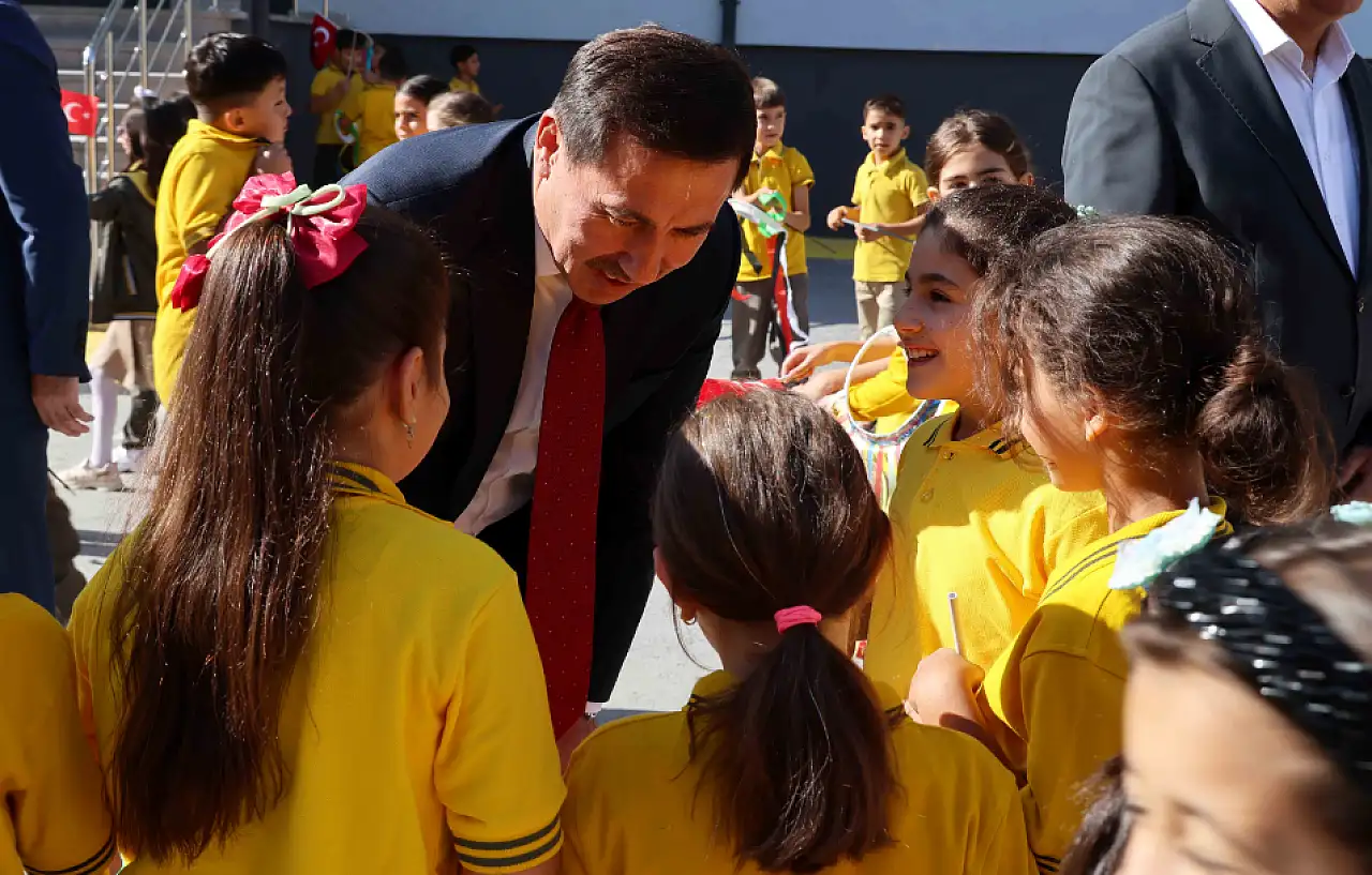 Konya'da ilk ders heyecanı: Başkan Kılca öğrencilerle buluştu