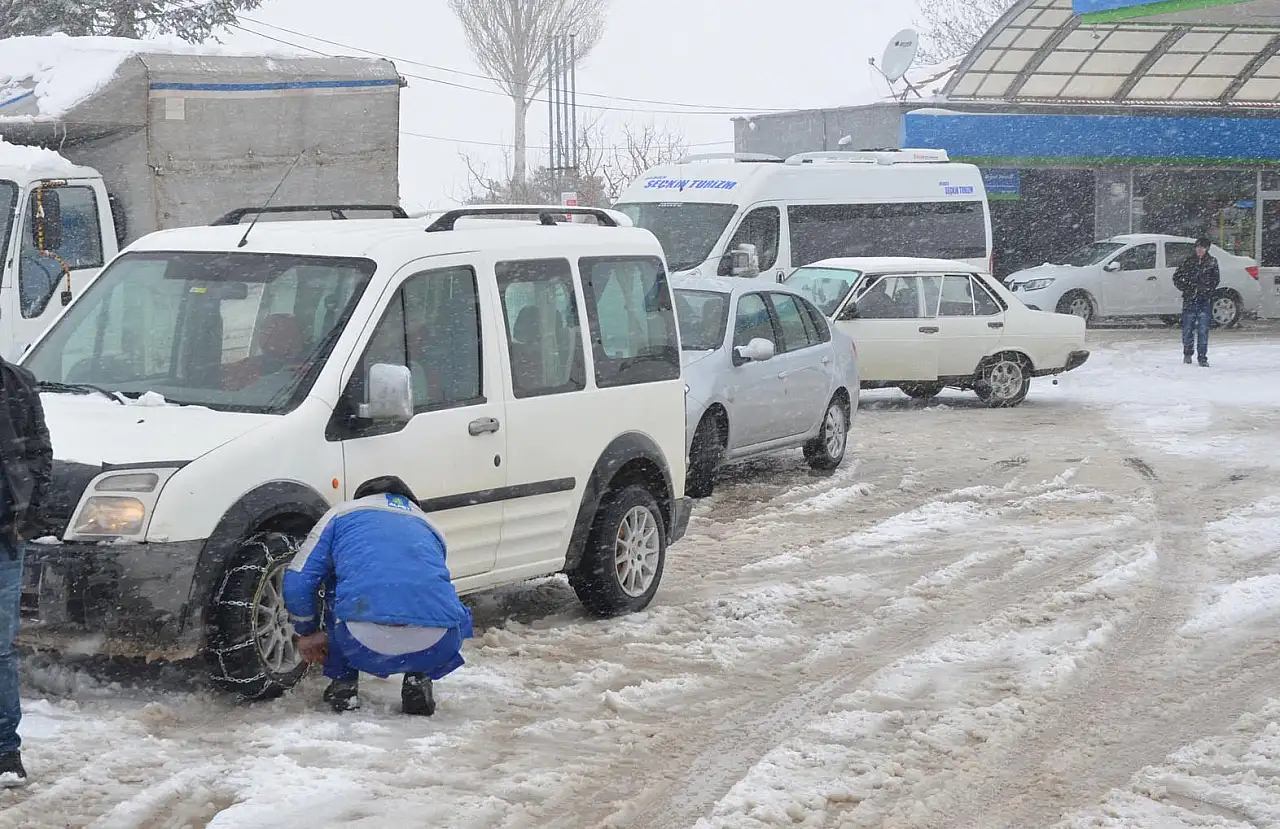 İç Anadolu–Akdeniz hattında kar engeli: Sertavul Geçidi kapandı