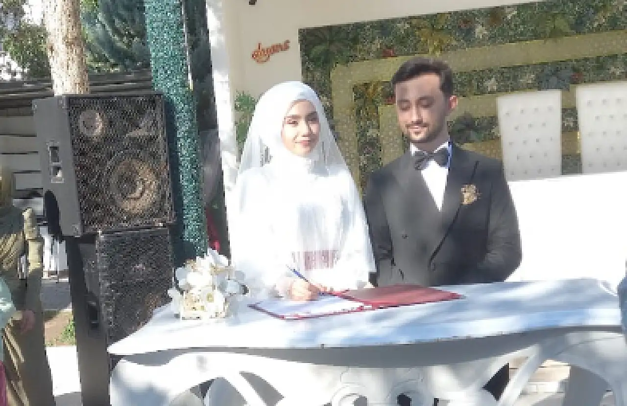 Yaşar Toy'un mutlu günü: Kızı evlendi!