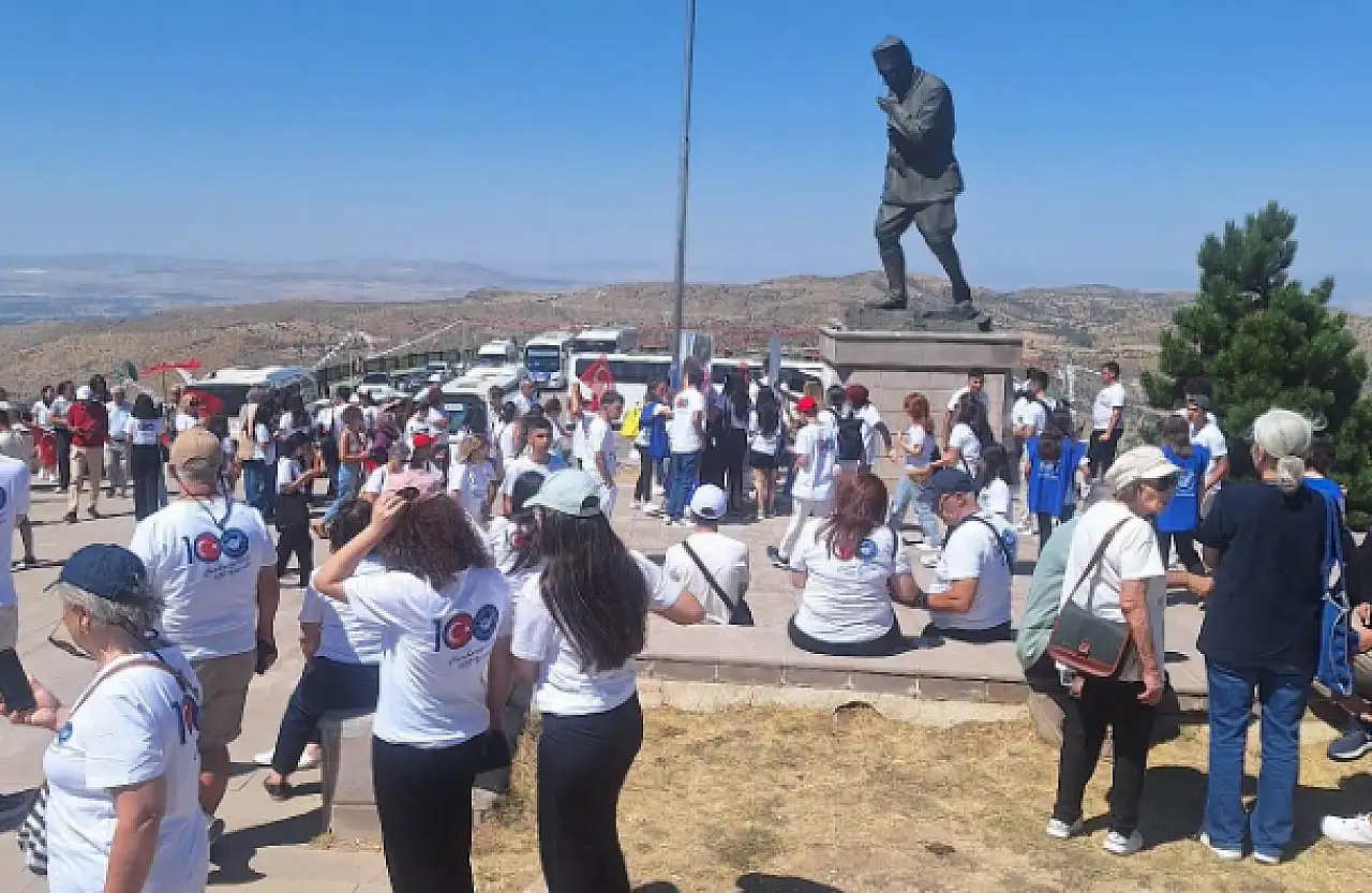 ÇYDD, 30 Ağustos'u coşkuyla kutladı!