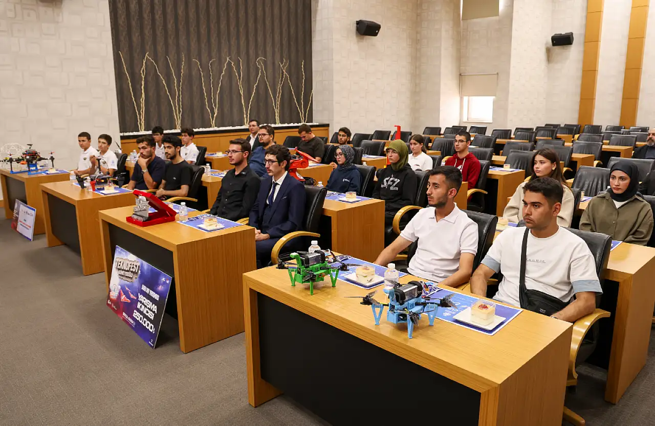 Konya'nın gençlerinden TEKNOFEST'te gururlandıran başarı